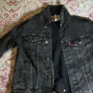 Levi black jean jacket size boys m